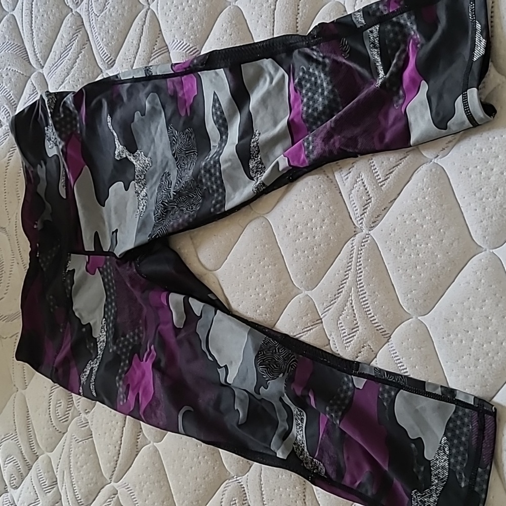 Camo Exercise Capri Pants